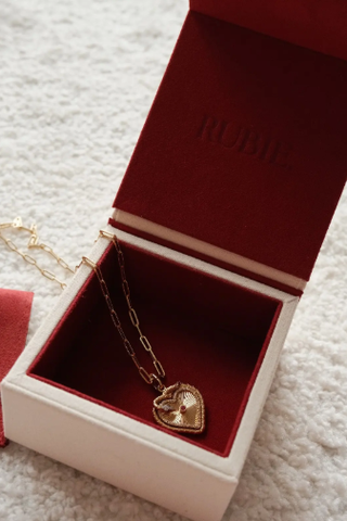 Rubie Medallion Necklace in 18K Gold - Heart