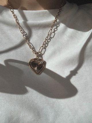 Rubie Medallion Necklace in 18K Gold - Heart